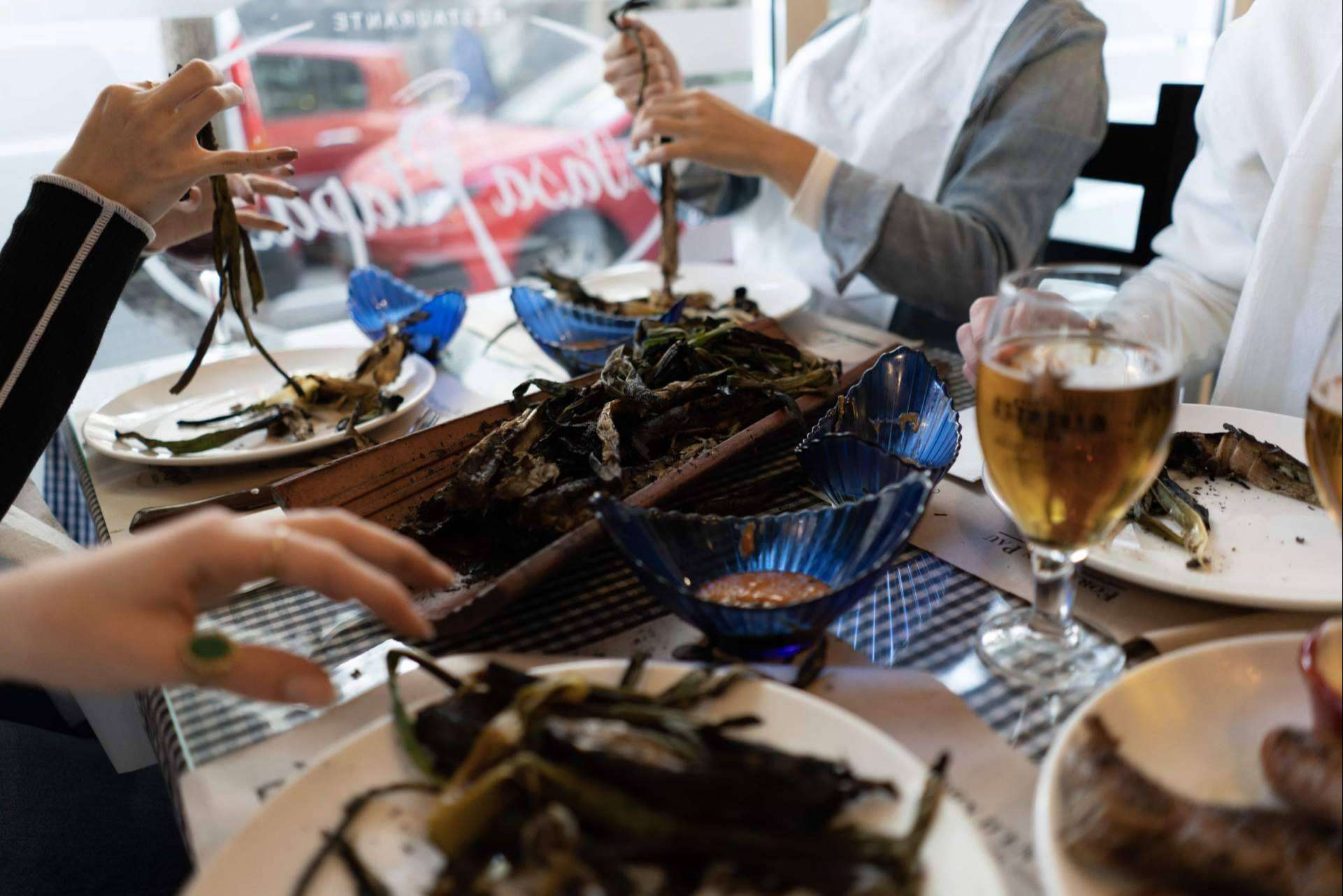 Pasa Tapas da la bienvenida a la temporada de calçots con menús variados