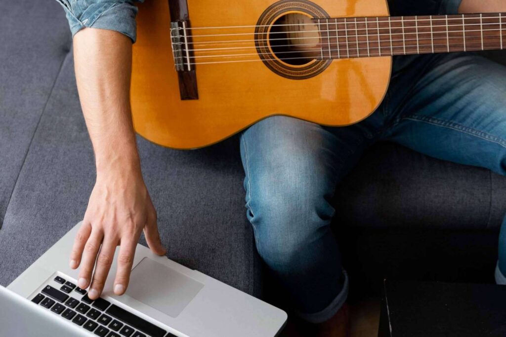 Flamencowa lleva la guitarra flamenca al móvil con lecciones accesibles para todos