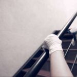 ¿Qué regula la Ley de Propiedad Horizontal respecto a la limpieza de escaleras y zonas comunes?