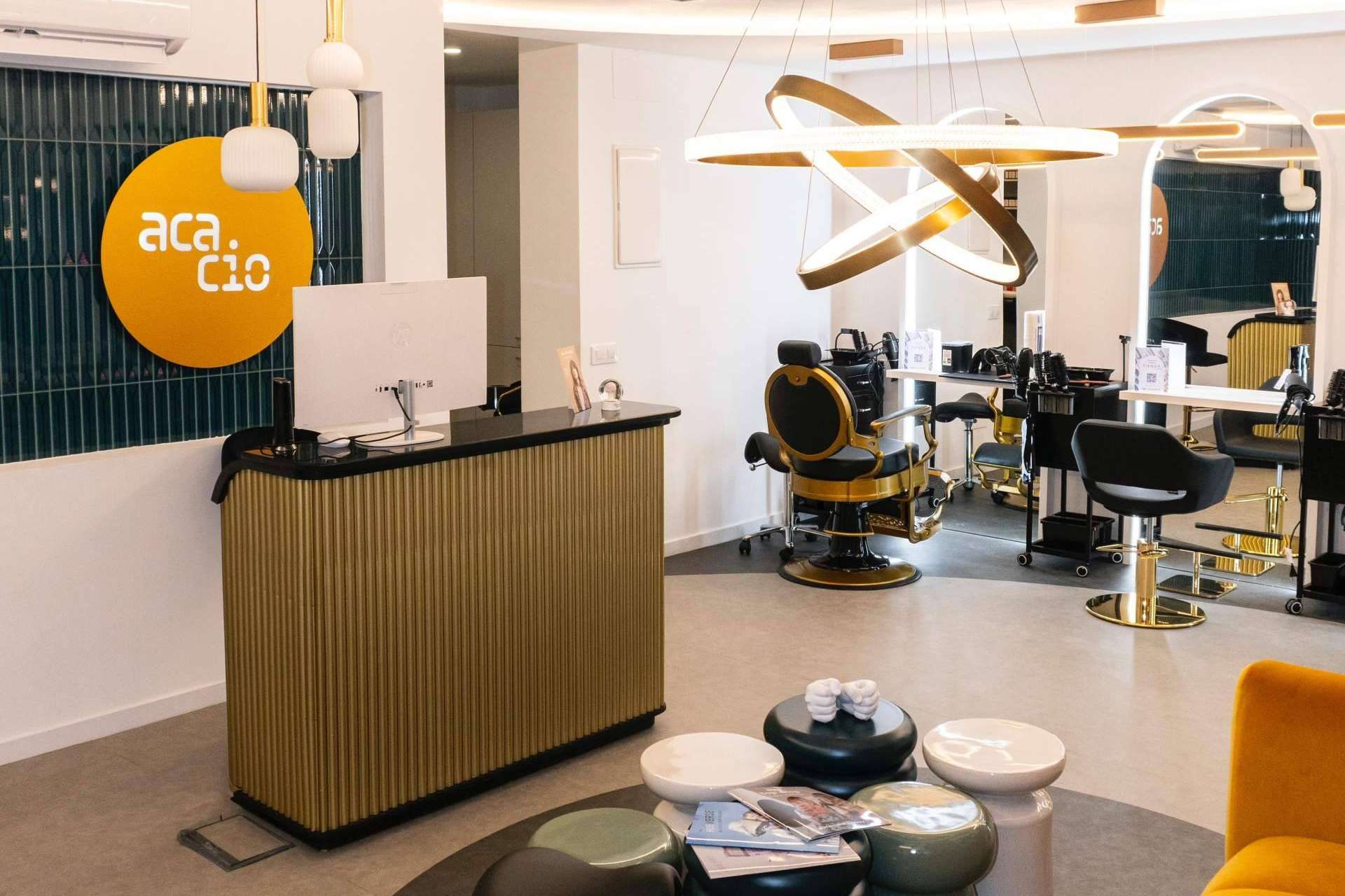 Acacio Salón; Un Nuevo Concepto de Belleza en el Corazón de Madrid Acacio Salón; Un Nuevo Concepto de Belleza en el Corazón de Madrid