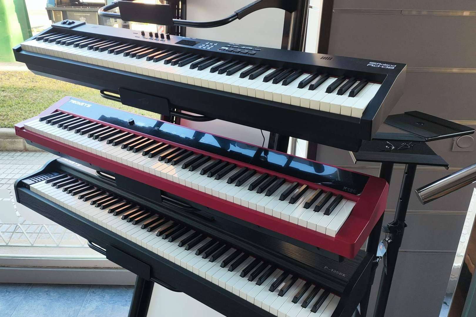 Compartir momentos melódicos con el teclado de un piano de Promúsica Compartir momentos melódicos con el teclado de un piano de Promúsica