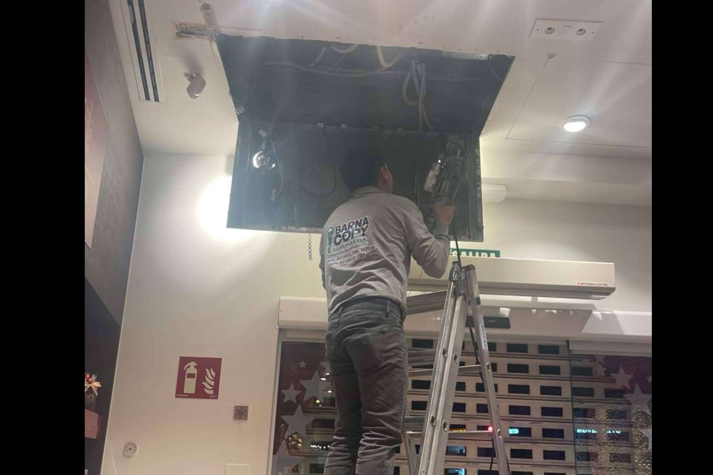 Barnacopy, especialistas en persianas para negocios en Barcelona Barnacopy, especialistas en persianas para negocios en Barcelona
