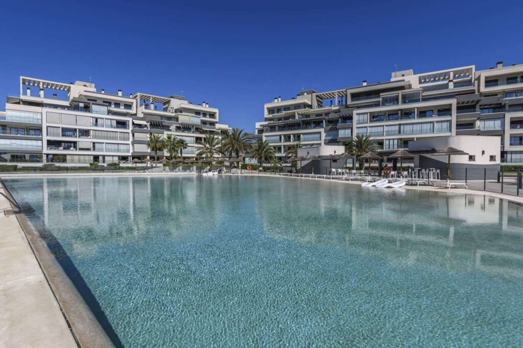 Solmares amplía su oferta de alquiler vacacional con nuevos apartamentos en primera línea de playa