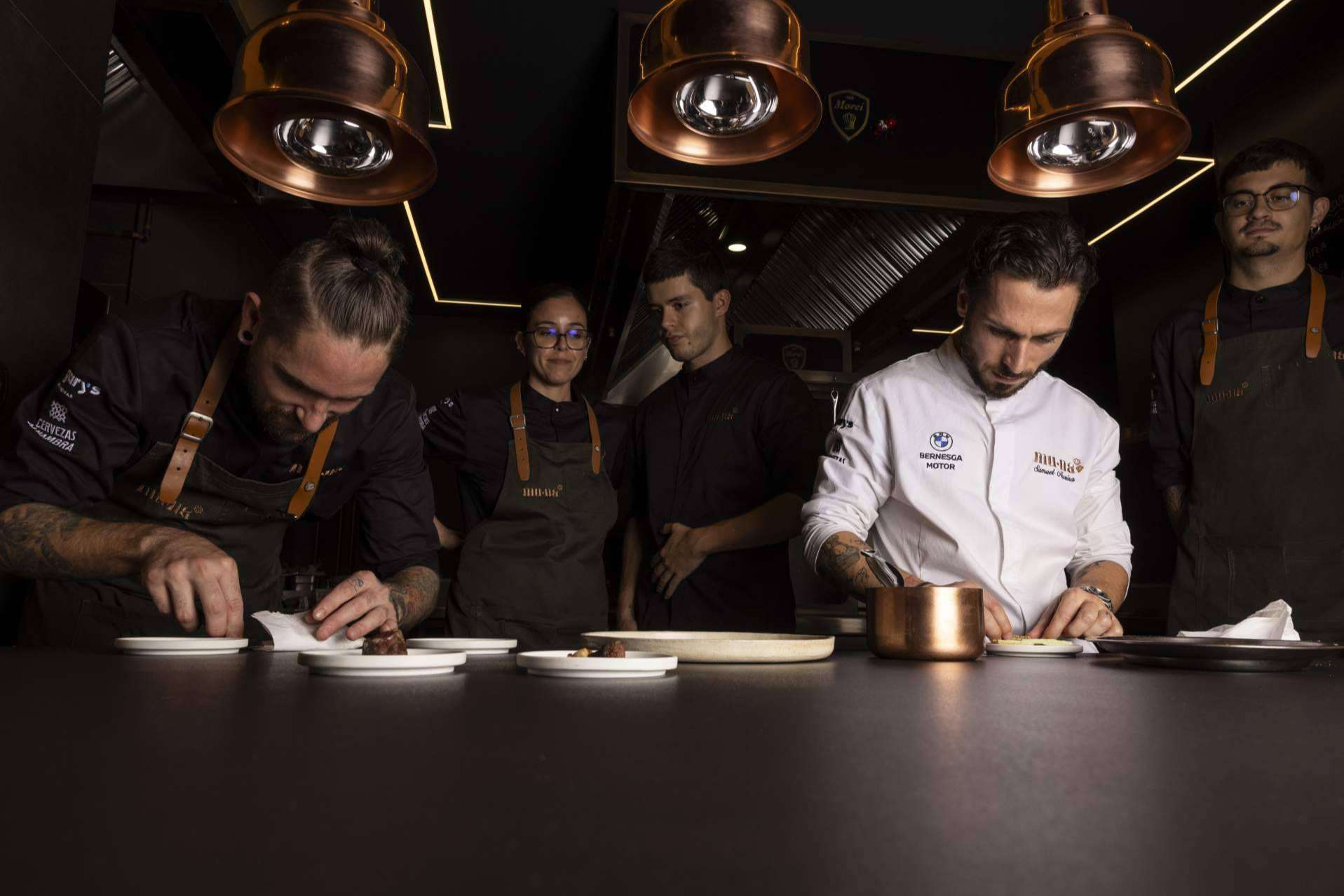 MU.NA, definido por la Guía Michelin como el único restaurante de cocina fusión, japonesa contemporánea MU.NA, definido por la Guía Michelin como el único restaurante de cocina fusión, japonesa contemporánea
