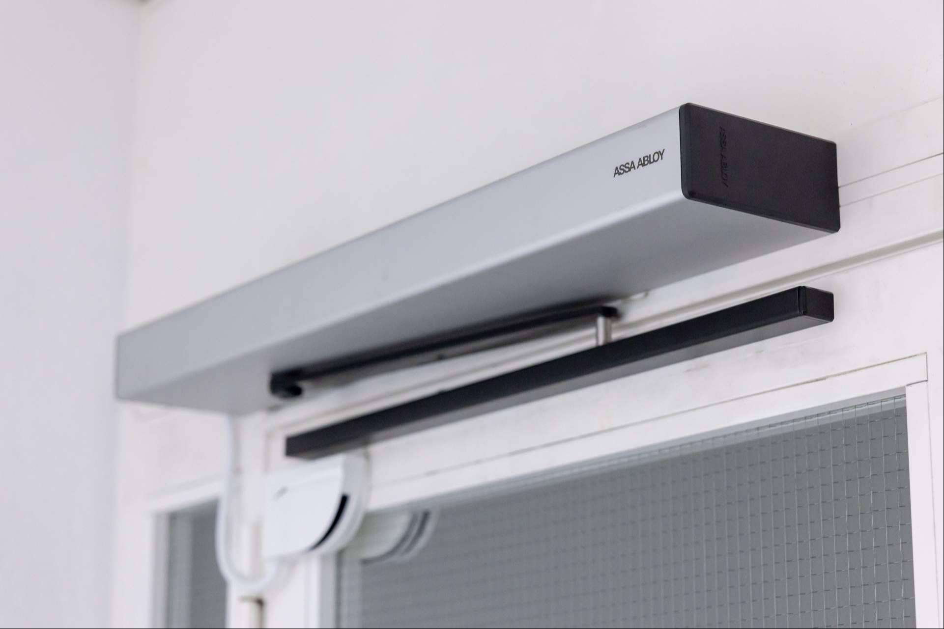 SW300-S de ASSA ABLOY establece un nuevo estándar en diseño y ahorro energético SW300-S de ASSA ABLOY establece un nuevo estándar en diseño y ahorro energético