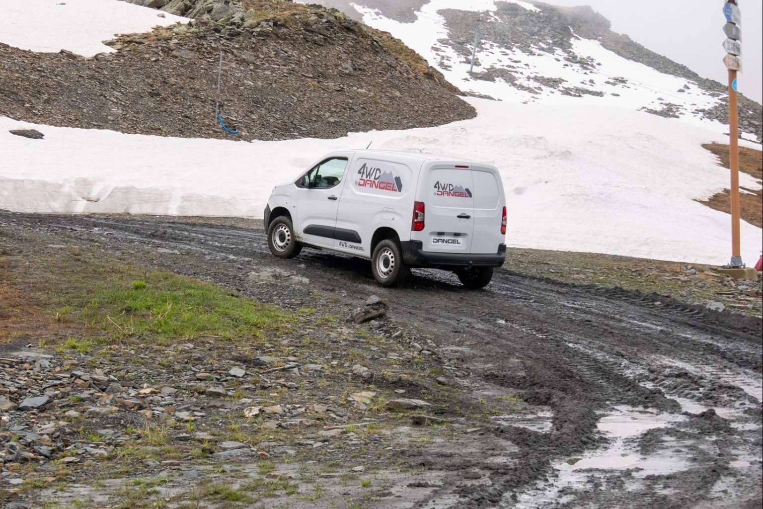 Peugeot Partner 4×4 by Dangel; La solución definitiva para el trabajo en cualquier terreno