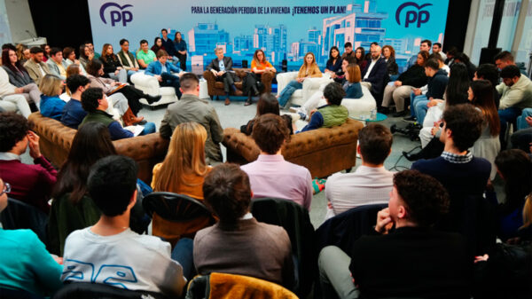 Feijóo se vuelca con los jóvenes con un plan revolucionario para tener una vivienda y ser propietarios