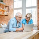 Cuidum informa a las familias sobre los riesgos de no contratar legalmente a una cuidadora en 2025 Cuidum informa a las familias sobre los riesgos de no contratar legalmente a una cuidadora en 2025