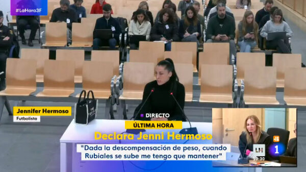 Jenni Hermoso niega que diera permiso a Luis Rubiales y dice que no la respetó Jenni Hermoso niega que diera permiso a Luis Rubiales y dice que no la respetó