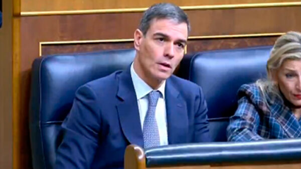 Indignación empresarial por la imposición del recorte de jornada y escándalo del SMI que pagará IRPF
