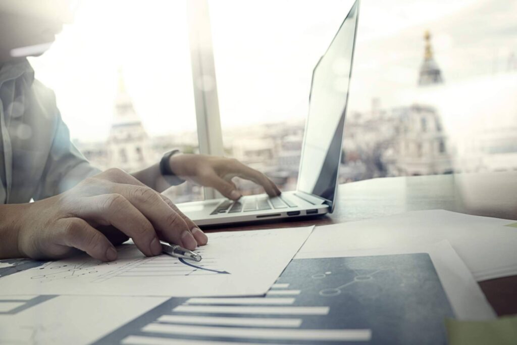 You are Capital impulsa las finanzas corporativas con un enfoque global y personalizado