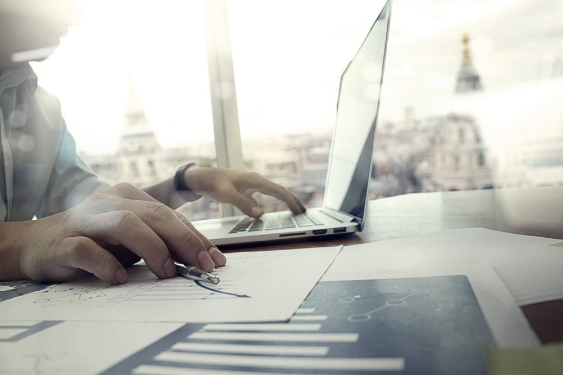 You are Capital impulsa las finanzas corporativas con un enfoque global y personalizado You are Capital impulsa las finanzas corporativas con un enfoque global y personalizado
