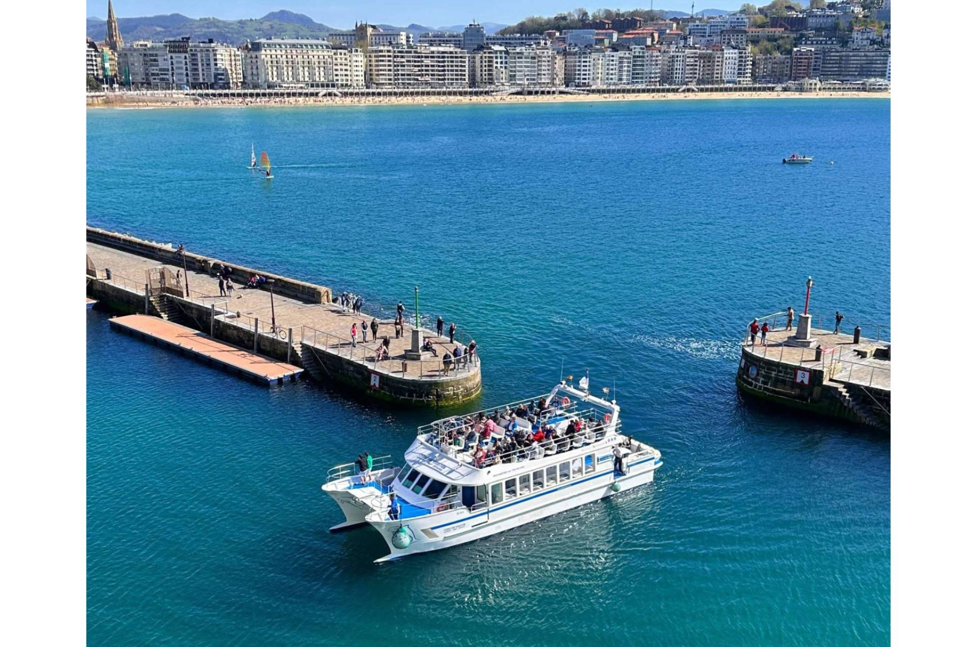 Catamarán Finanzauto Ciudad San Sebastián hace realidad la experiencia de navegar en completo silencio y sin emisiones Catamarán Finanzauto Ciudad San Sebastián hace realidad la experiencia de navegar en completo silencio y sin emisiones