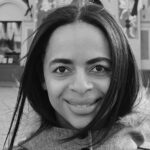 ´Bajo el cielo de dos ciudades´; la aclamada primera novela de Emilia K.