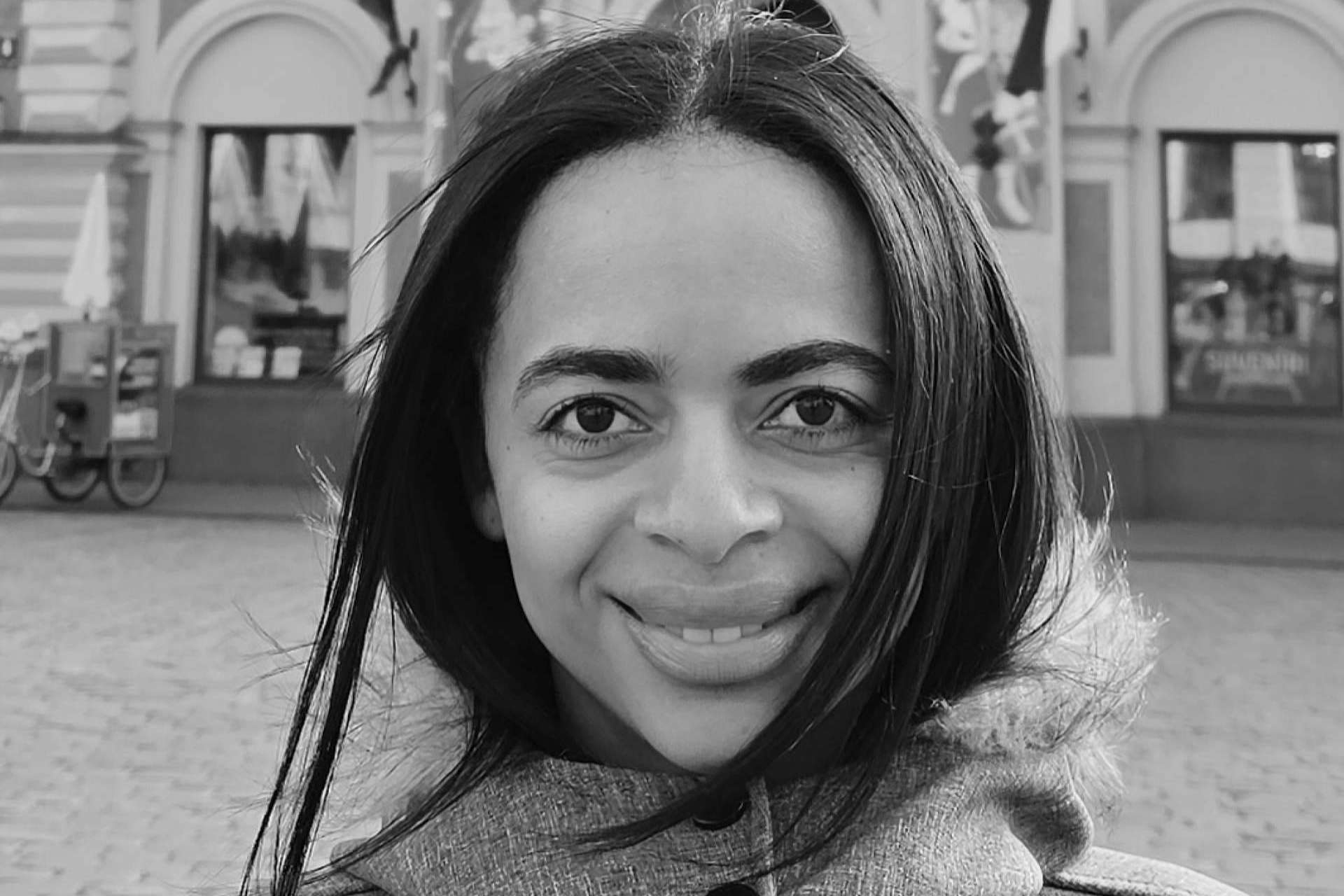 ´Bajo el cielo de dos ciudades´; la aclamada primera novela de Emilia K. ´Bajo el cielo de dos ciudades´; la aclamada primera novela de Emilia K.