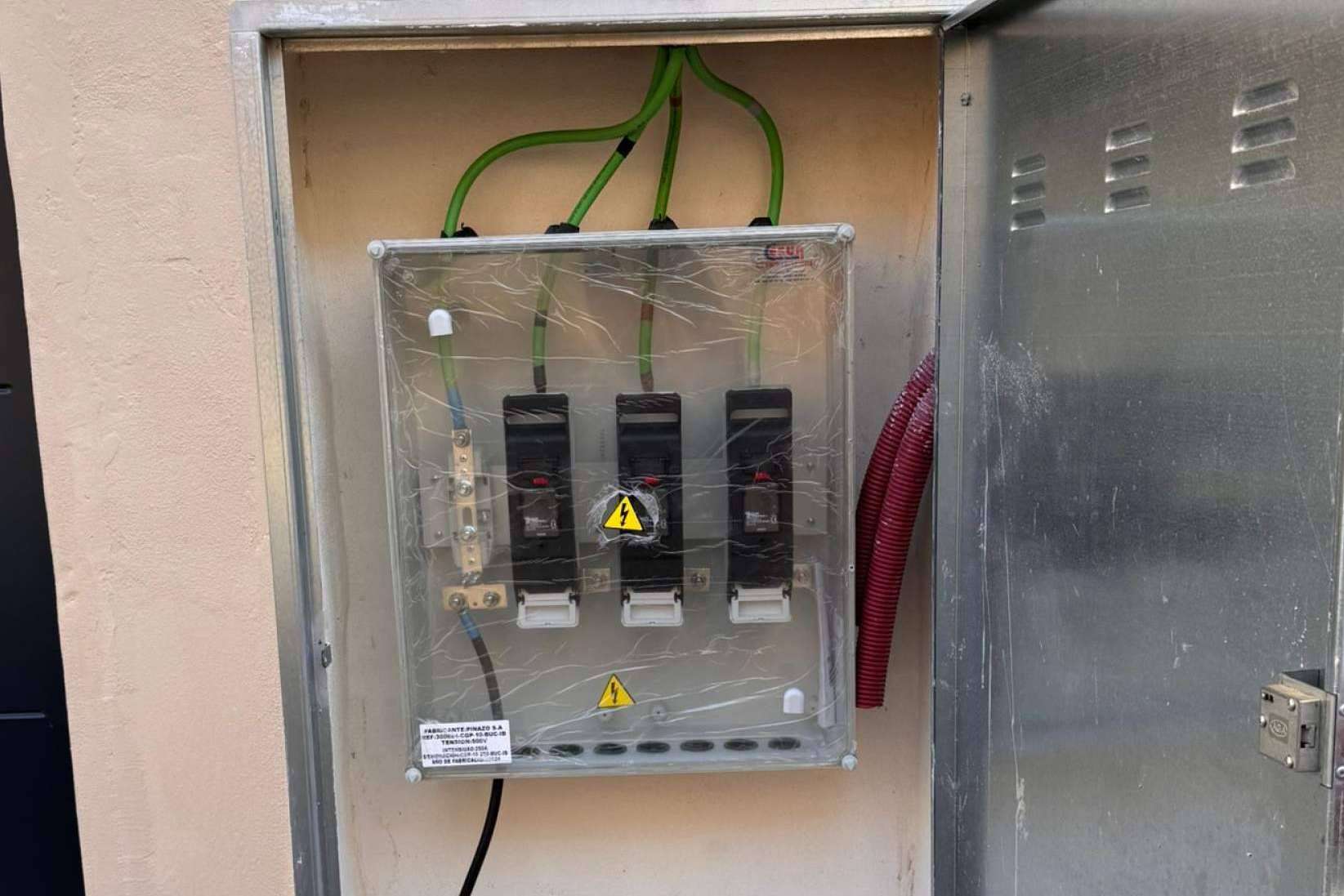Instalaciones eléctricas y boletín eléctrico en Valencia con servicio urgente y profesional Instalaciones eléctricas y boletín eléctrico en Valencia con servicio urgente y profesional