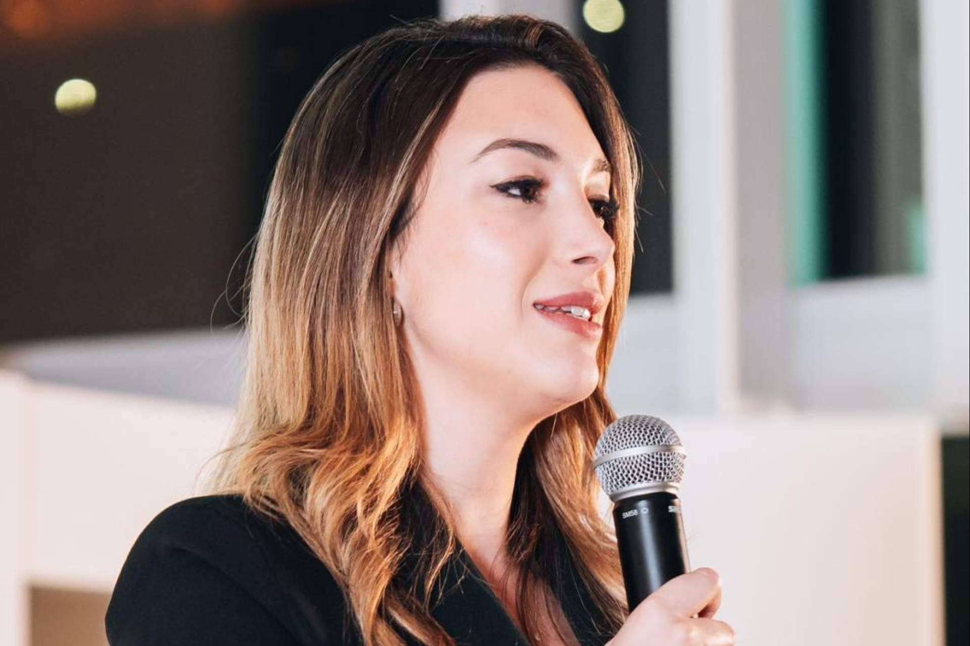 Periodismo, estrategia y gastronomía; la influencia de Claudia Raymat en diferentes ámbitos Periodismo, estrategia y gastronomía; la influencia de Claudia Raymat en diferentes ámbitos