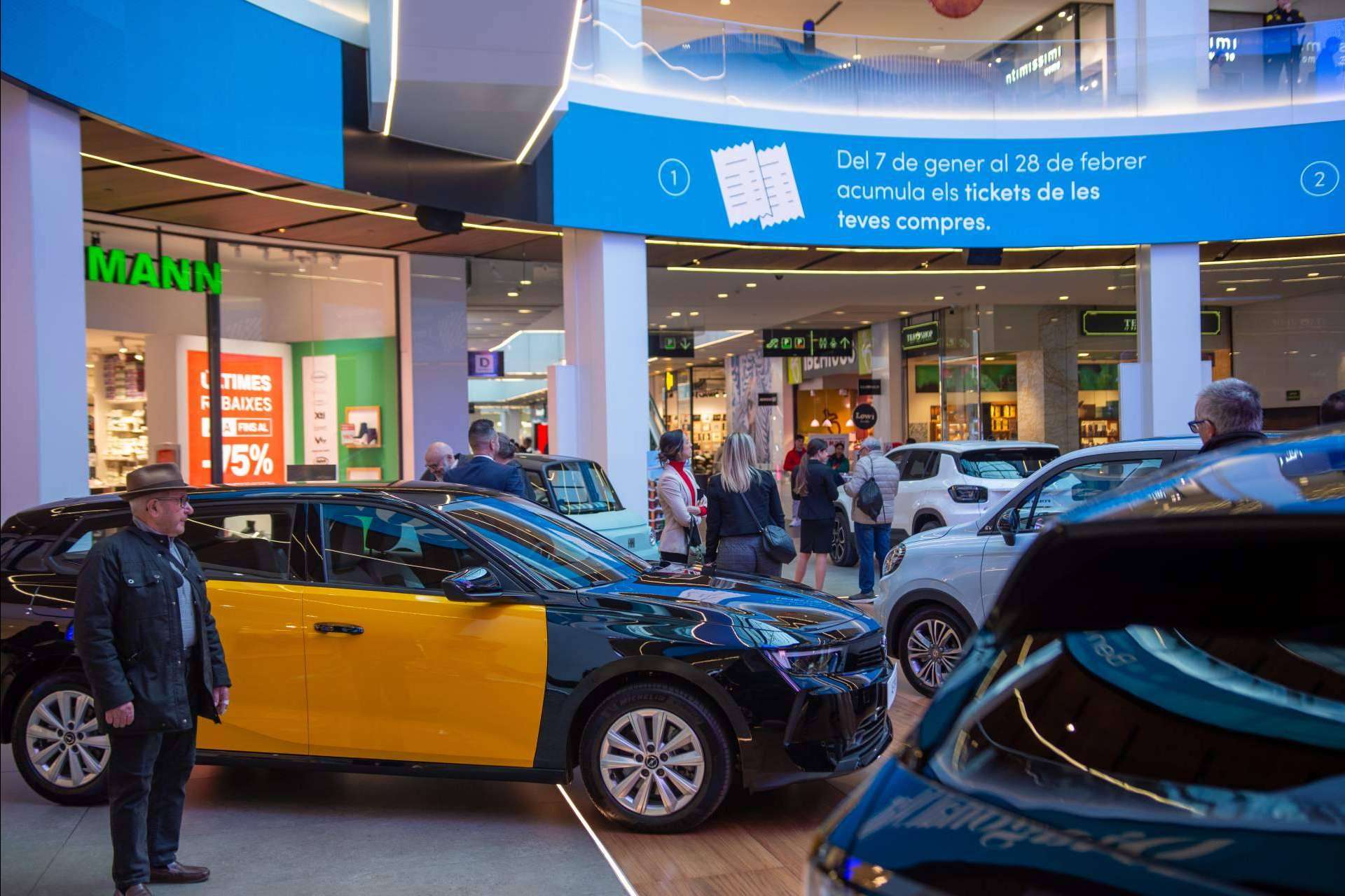 La exposición de vehículos de Auto88 llega al CC Diagonal Mar con las últimas novedades del sector La exposición de vehículos de Auto88 llega al CC Diagonal Mar con las últimas novedades del sector