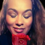 VirginiAbuika explora el cacao como puente hacia el amor y la conexión emocional