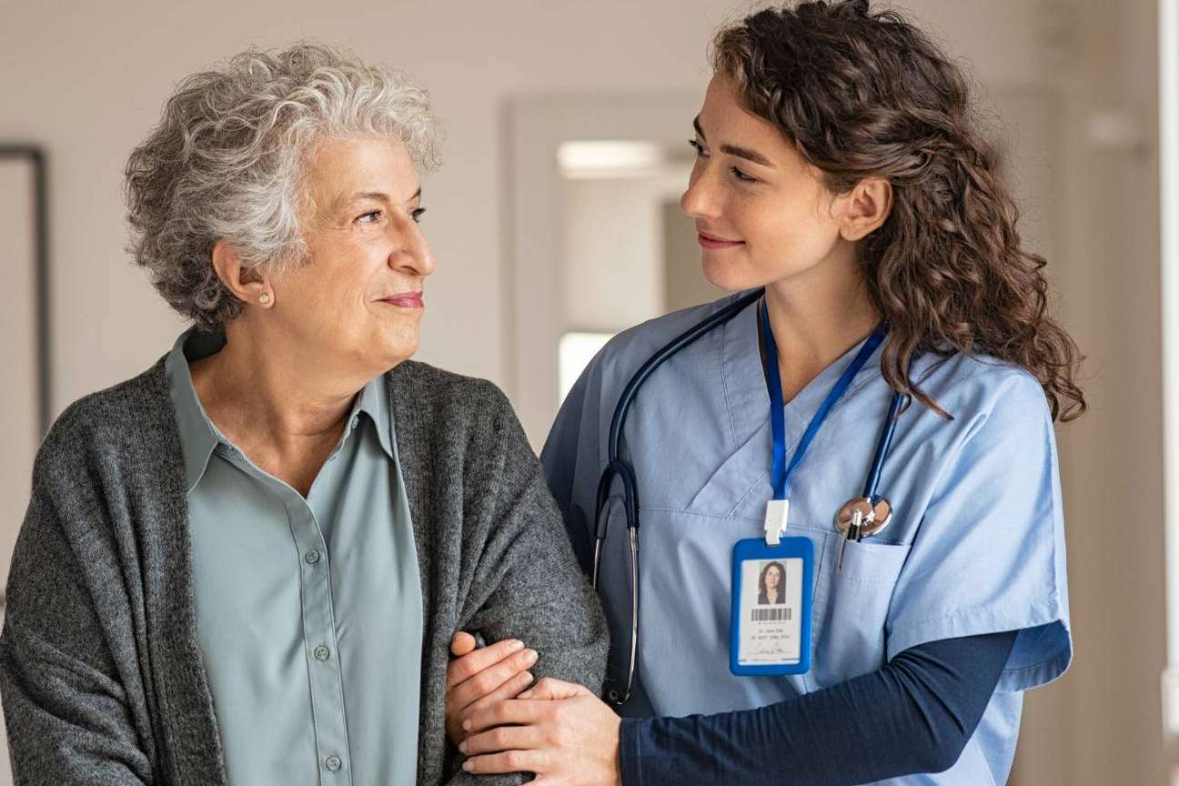 6 claves para saber cómo elegir un centro de día o residencia de ancianos 6 claves para saber cómo elegir un centro de día o residencia de ancianos