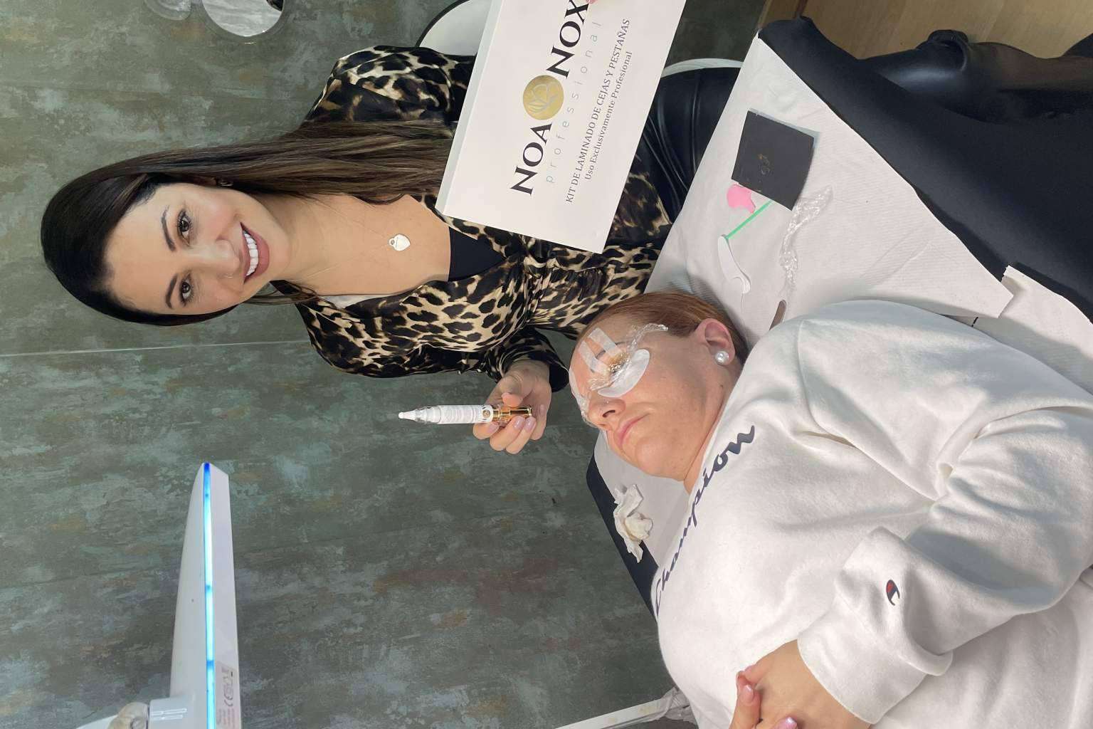 Tratamientos como dermapen, aplicación de colágeno, lifting de pestañas y laminacion de cejas