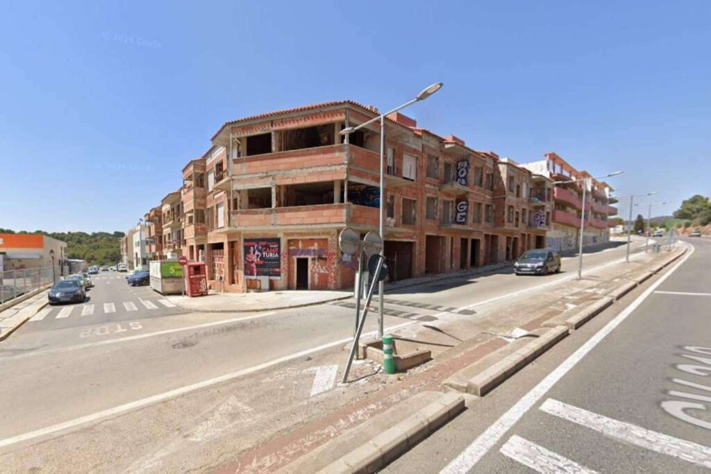 A subasta por más de 11 millones de euros una urbanización de gran potencial inmobiliario en Náquera