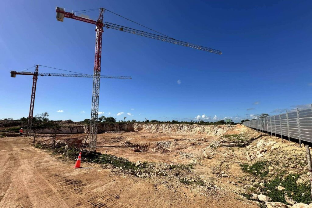Las primeras grúas de Larimar City & Resort ya son visibles; el proyecto toma forma
