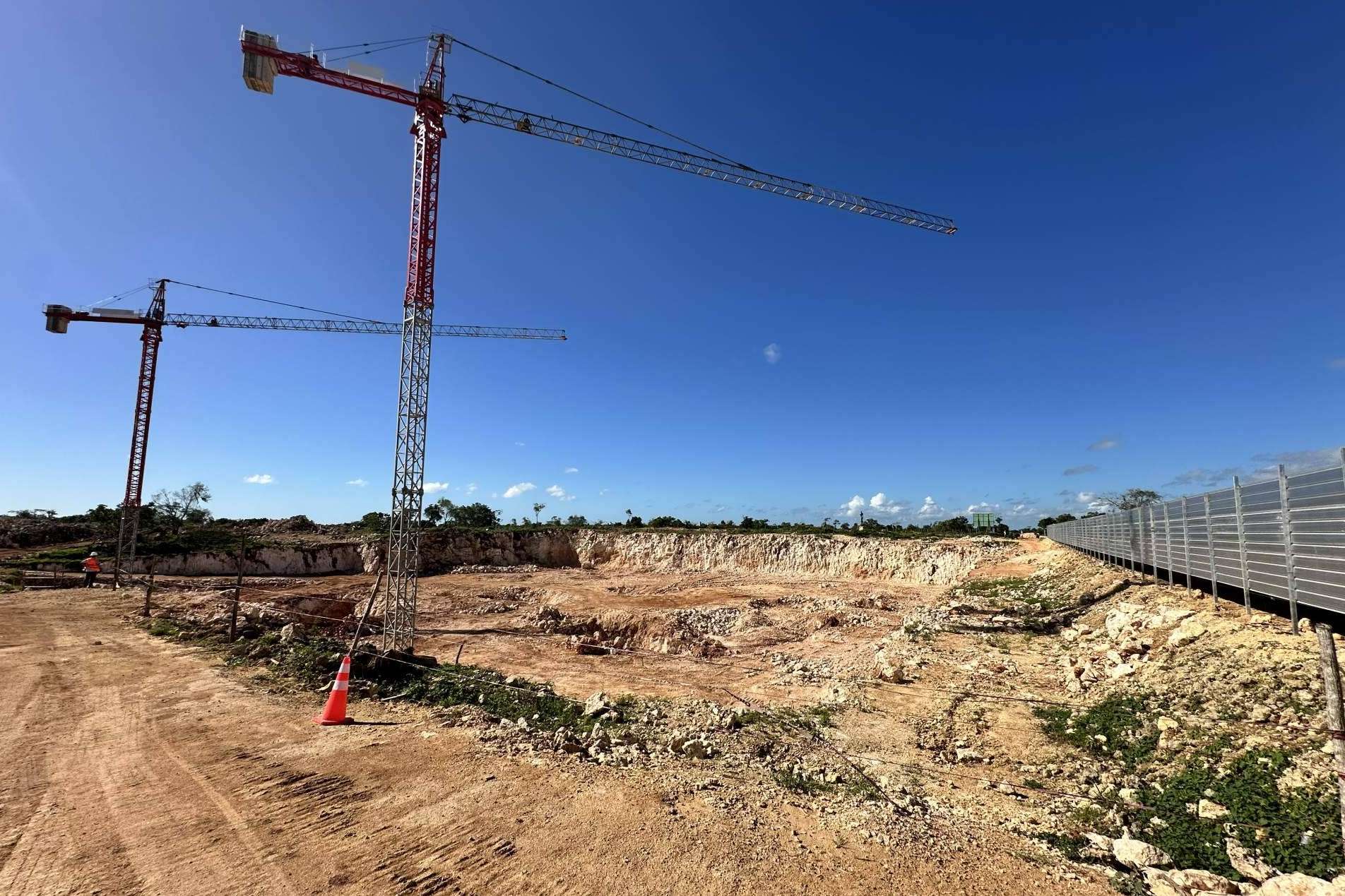 Las primeras grúas de Larimar City & Resort ya son visibles; el proyecto toma forma