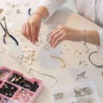 La tendencia del ‘hazlo tú mismo’ en bisutería; creatividad, emprendimiento y piedras naturales