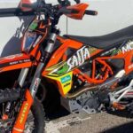 ADHESIVOSEMBARRADOS eleva el nivel del motocross con adhesivos personalizados de alta calidad