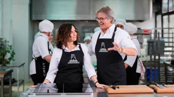 Isabel Díaz Ayuso cocina con Poty Castillo en Sabor a Madrid