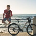 La manera más rápida y sostenible de cruzar la ciudad de punta a punta: las e-bikes de Decathlon