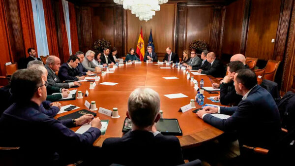 La relación directa de Feijóo con Merz, una cuestión que preocupa y debilita a Sánchez