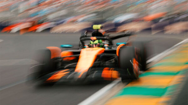 Mazazo de McLaren con Lando Norris y Oscar Piastri en la primera batalla Mazazo de McLaren con Lando Norris y Oscar Piastri en la primera batalla