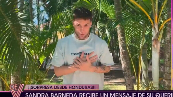 Montoya manda un amoroso vídeo a Sandra Barneda antes de saltar desde el helicóptero Montoya manda un amoroso vídeo a Sandra Barneda antes de saltar desde el helicóptero
