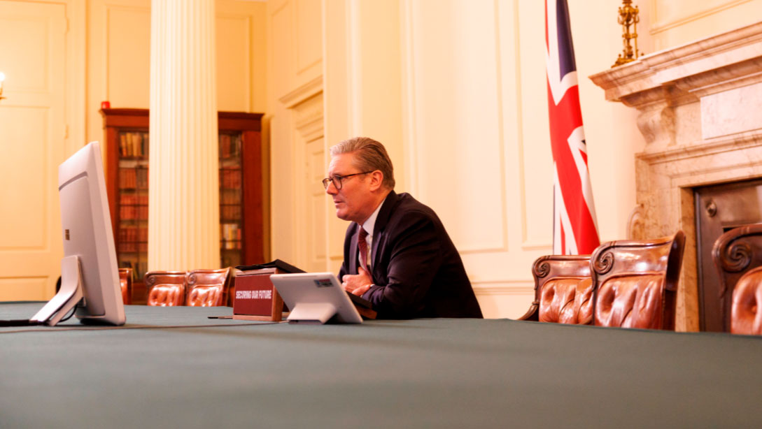 El pulso firme de Keir Starmer en liderazgo de la Coalición de Dispuestos para tropas de paz