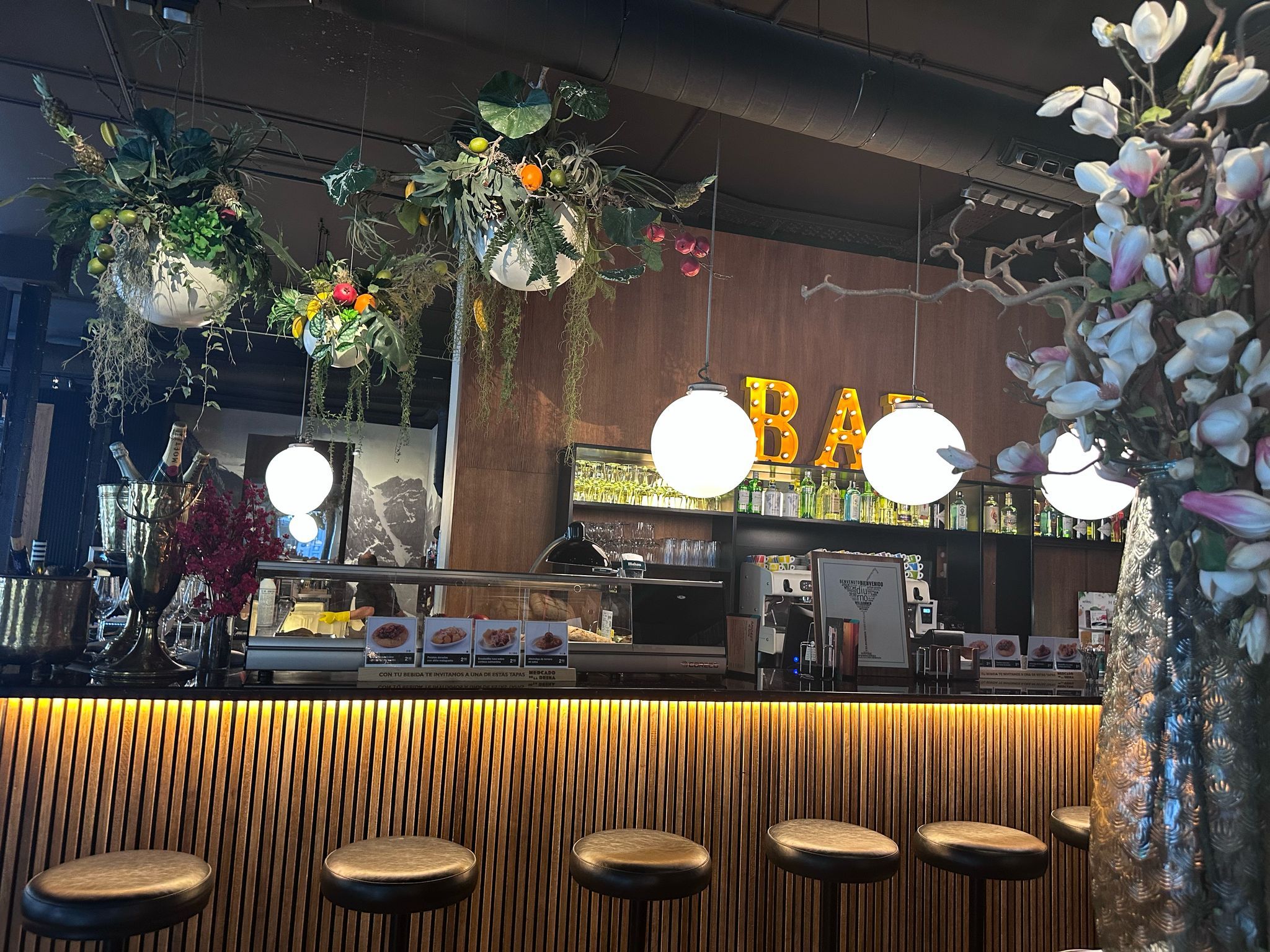 Diurno: una experiencia gastronómica vibrante en el corazón de Madrid