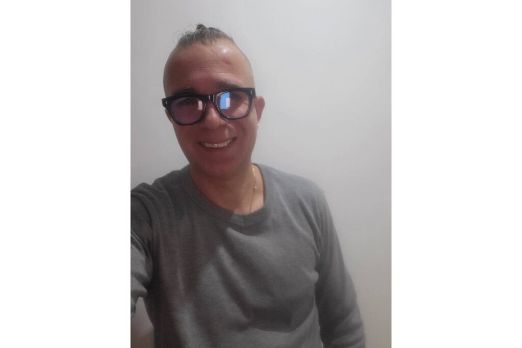 Claudio Cedric Jost Alemañ desafía los límites de la comunicación con el más allá en ´Ecos eternos, puente entre mundos´.