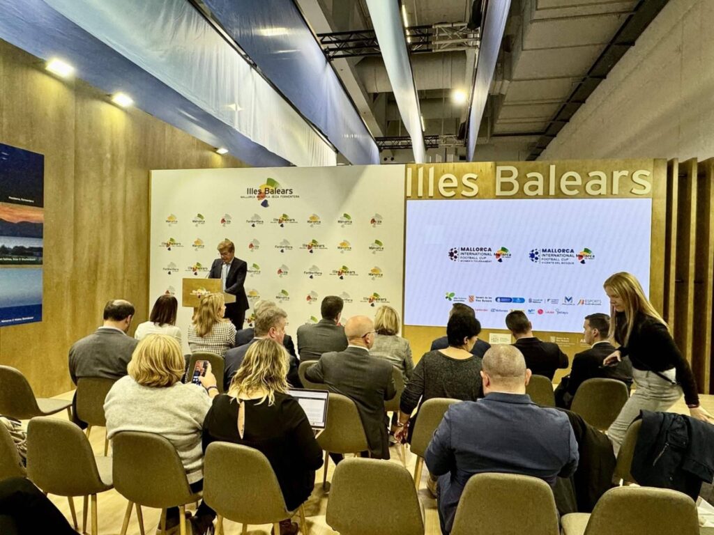 Vicente Del Bosque Football Academy superará en 2025 los 15 países participantes en sus torneos internacionales