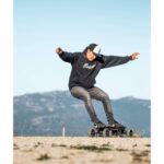 La nueva gama de skateboards eléctricos de Tomahawk combina tecnología, diseño y autonomía