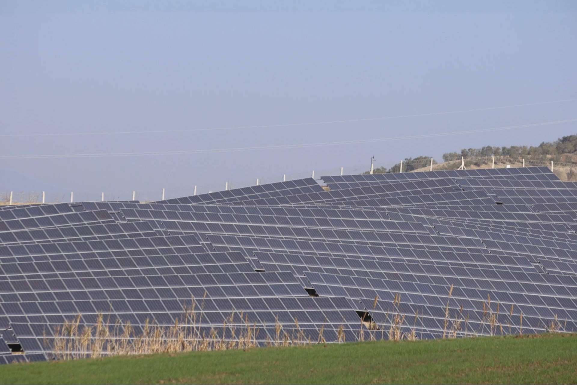 Aragón supera los 4.500 MW autorizados en renovables y favorece la instalación de paneles solares