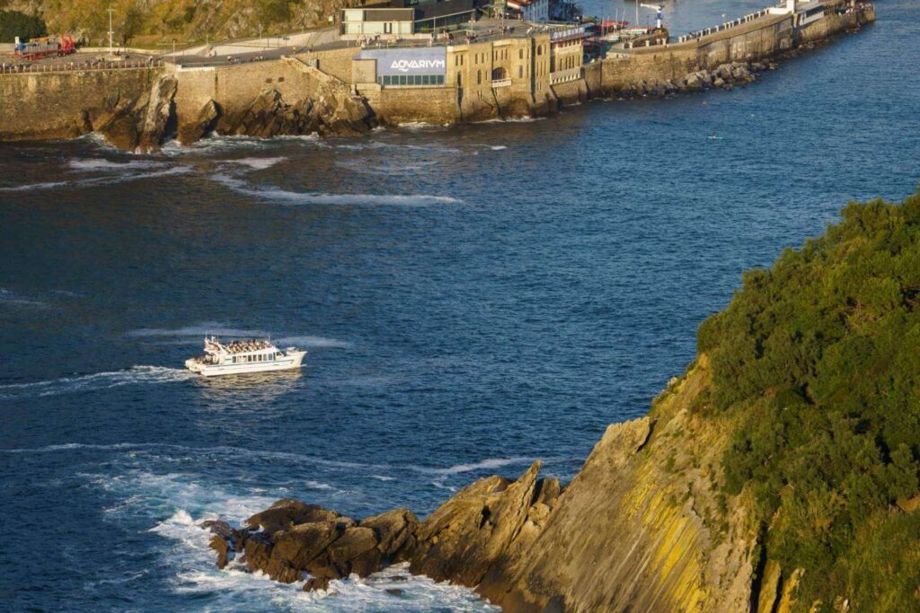 Nueva temporada para el primer catamarán de pasajeros híbrido y 0 emisiones en San Sebastián