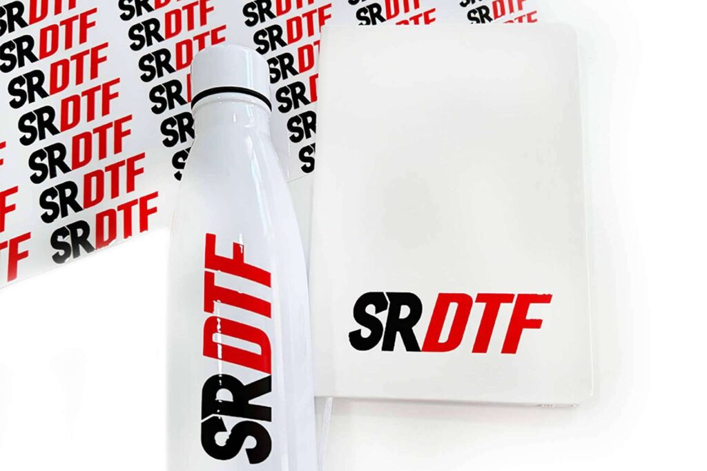 SR DTF amplía su oferta con impresión DTF UV para diversas superficies