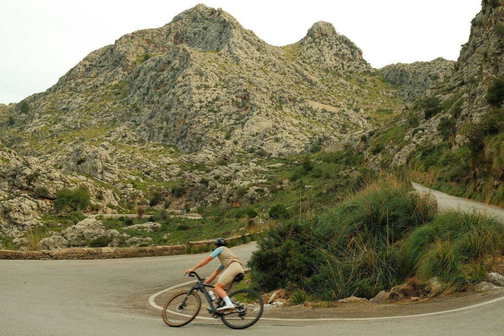 John Luck, la firma española que eleva el ciclismo con zapatillas artesanales y a medida