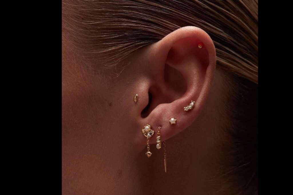 El arte del piercing y el diseño de orejas se fusionan en la propuesta de Ear Petal