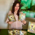 Maravillas Torrejón emociona con su primer libro; ´Todas las vidas que viví´.