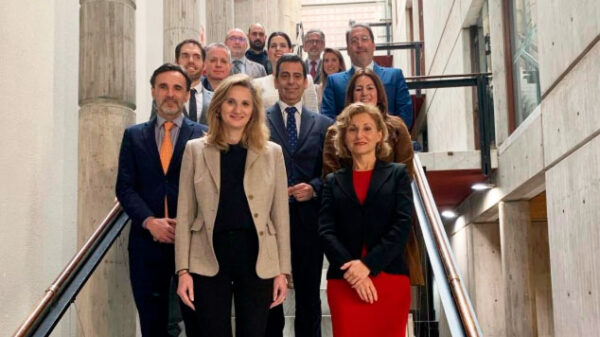 Sánchez ocupado en las casas de su hermano, de Ábalos y de las amigas por catálogo