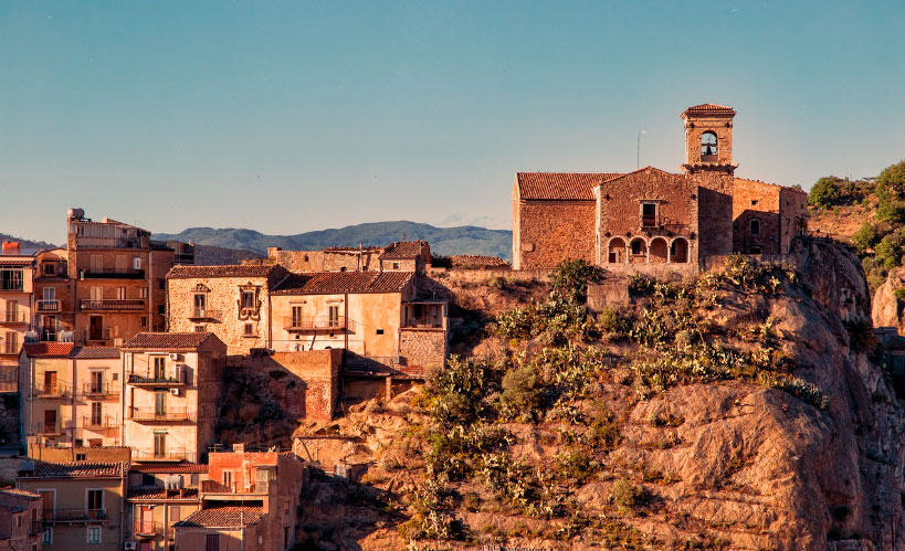 Mejorar la oferta de vivienda rural en alquiler, clave para atraer habitantes a la España despoblada