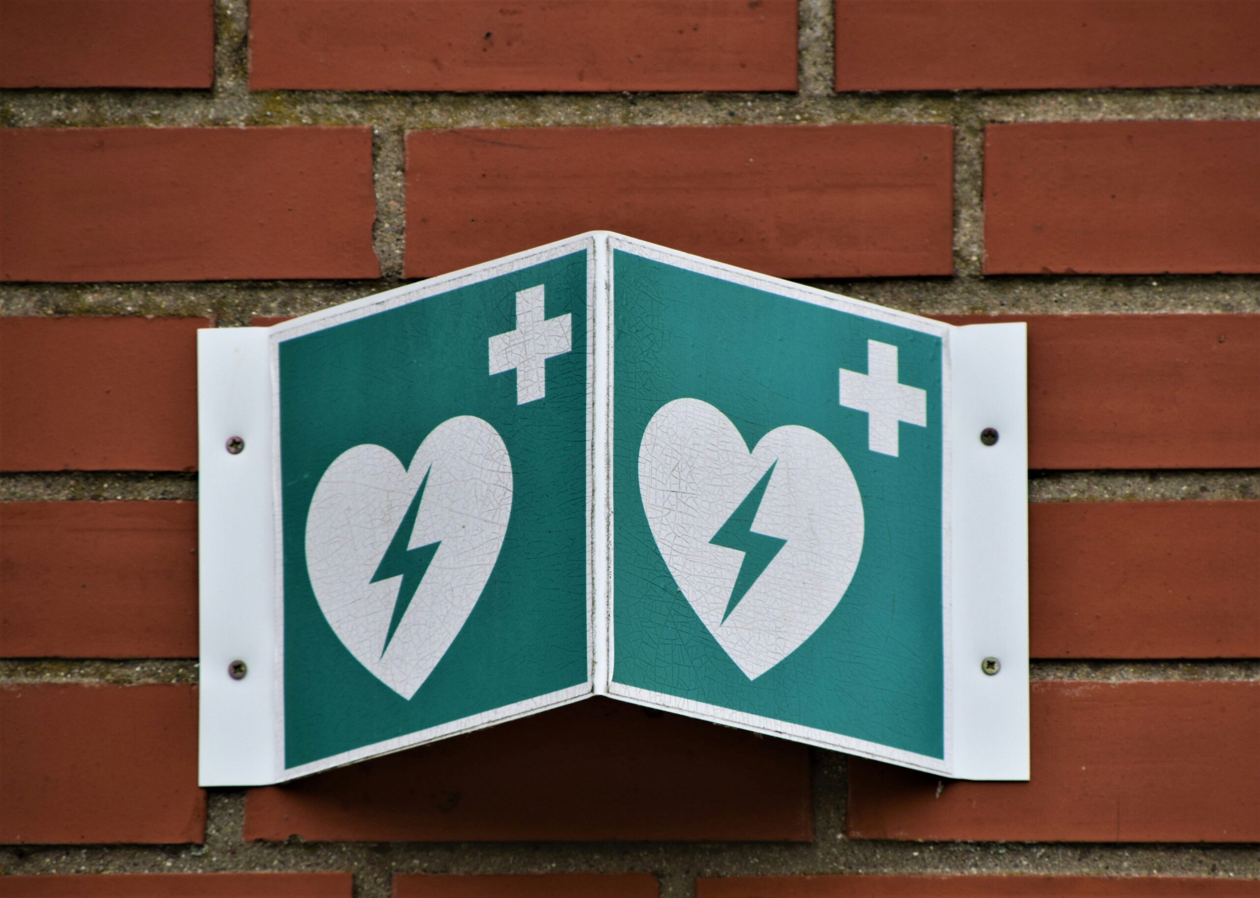 Quirón Prevención impulsa la promoción y creación de espacios cardioprotegidos en España