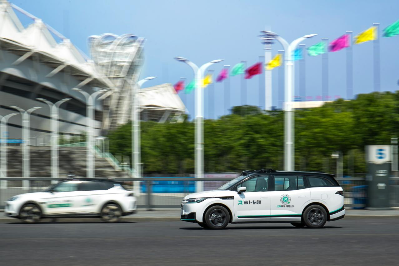 Apollo Go: Servicios de transporte autónomo impulsados por IA avanzan hacia el despliegue masivo